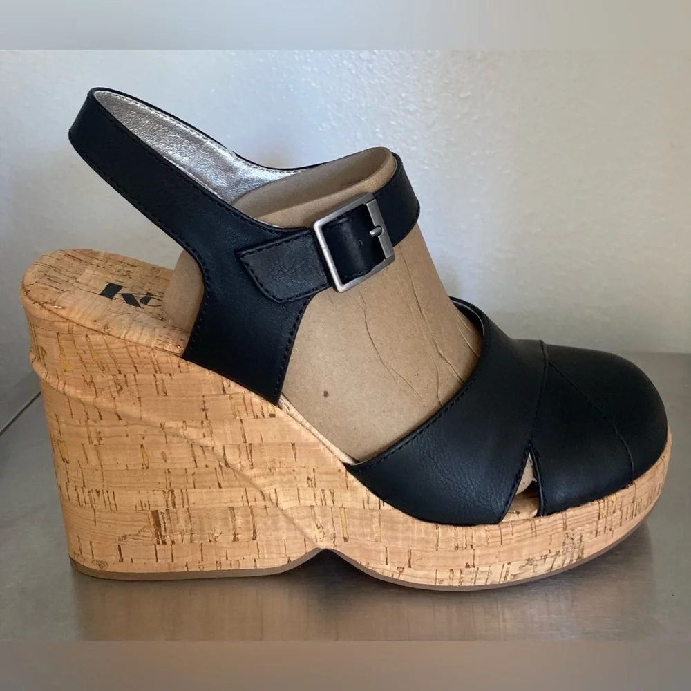 KORKS..WOMENS Black Leather Wedge Sandals